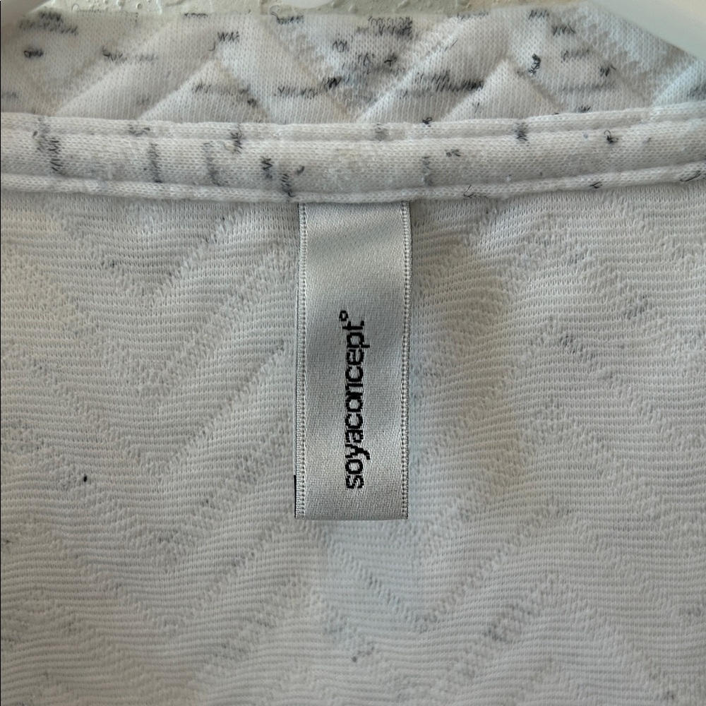 Women's Crew Neck Sweater - White - Picture 2 of 9